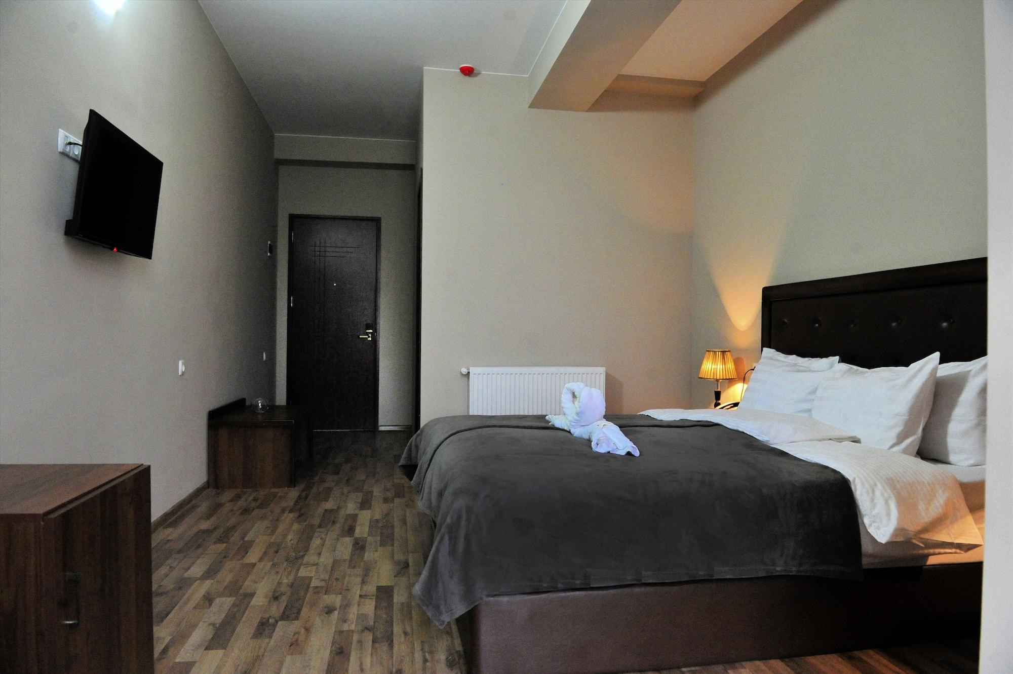 Rogalux Blue Hotel Tbilisi ภายนอก รูปภาพ