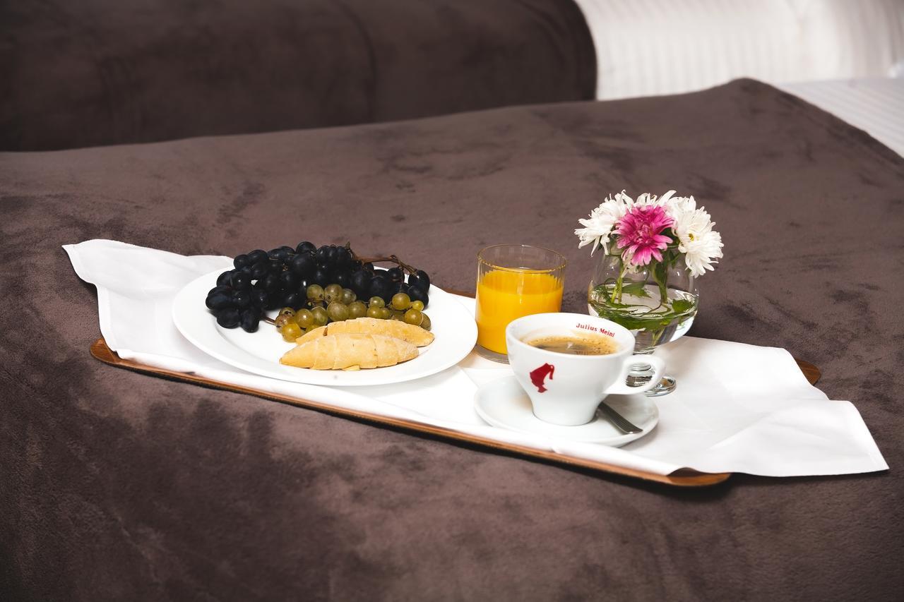 Rogalux Blue Hotel Tbilisi ภายนอก รูปภาพ