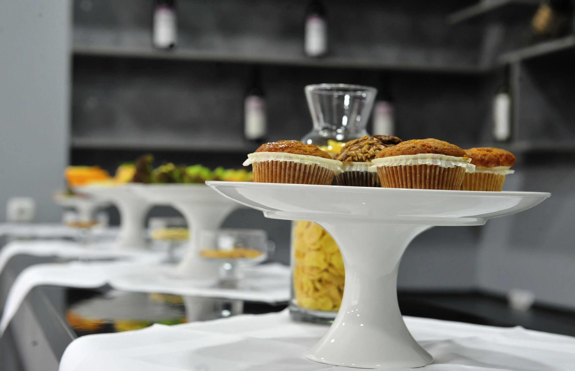 Rogalux Blue Hotel Tbilisi ภายนอก รูปภาพ